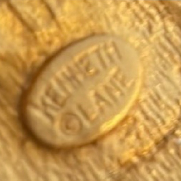 Authentic Kenneth Jay Lane Gold Platted and Green Gem Stone Bracelet - Picture 3 of 3